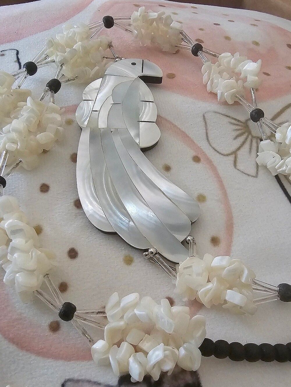 White Shell Necklace - Picture 3 of 3